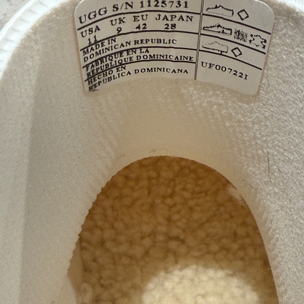 UGG Drizlita Sheepskin Rainboot White Size 11 Like New - Picture 9 of 10